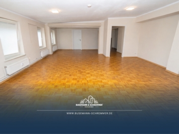 Attraktive Wohn- oder Gewerbeeinheit mit Lagerhalle in Springe – vielseitig nutzbar, 31832 Springe, Bürofläche