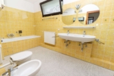 Bad - Familienfreundliches Reihenmittelhaus mit ausgebautem Dachgeschoss und großem Platzangebot