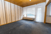 Wohnzimmer - 3-Zimmer-Wohnung mit Balkon und praktischer Raumaufteilung