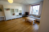 Wohnzimmer - Moderne 2-Zimmer-Wohnung mit Loggia & Aufzug in Hannover Südstadt