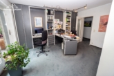 Büro - -RESERVIERT- Einfamilienhaus mit Kamin, Bar und Doppelgarage in traumhafter Feldrandlage von Garbsen