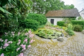 Gartenteich - -RESERVIERT- Einfamilienhaus mit Kamin, Bar und Doppelgarage in traumhafter Feldrandlage von Garbsen