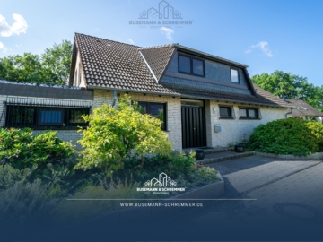 Einfamilienhaus mit Kamin, Bar und Doppelgarage in traumhafter Feldrandlage von Garbsen, 30827 Garbsen, Haus