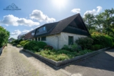 Ostansicht - Einfamilienhaus mit Kamin, Bar und Doppelgarage in traumhafter Feldrandlage von Garbsen