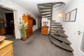EG Flur - Einfamilienhaus mit Kamin, Bar und Doppelgarage in traumhafter Feldrandlage von Garbsen