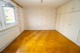 Schlafzimmer - Raumwunder in Garbsen-Osterwald - Einfamilienhaus mit großem Garten, Wintergarten und Sauna