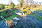Garten - Blick vom Balkon - Sehr großzügiges Zweifamilienhaus mit außergewöhnlichem Grundriss und schönem Garten in Langenhagen
