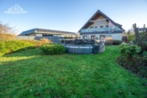 Garten - Sehr großzügiges Zweifamilienhaus mit außergewöhnlichem Grundriss und schönem Garten in Langenhagen