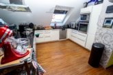 OG Küche - Sehr großzügiges Zweifamilienhaus mit außergewöhnlichem Grundriss und schönem Garten in Langenhagen