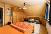 Schlafzimmer OG - Flexibles Zweifamilienhaus in Garbsen – In zentraler, familienfreundlicher Lage