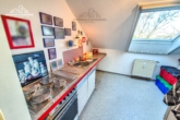 2. Ebene Küche - Großzügige 4-Zimmer-Maisonette mit 2 Balkonen, Dachterrasse & Garage in Garbsen-Berenbostel