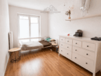 1. OG Kinderzimmer - Familienfreundliches Reihenhaus mit Kamin, Garten und überdachter Terrasse in Garbsen-Osterwald