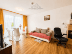 Wohnzimmer - Barrierefreie 2-Zimmer-Wohnung mit Balkon und Aufzug – attraktive Kapitalanlage in Laatzen