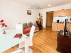 Wohnzimmer - Barrierefreie 2-Zimmer-Wohnung mit Balkon und Aufzug – attraktive Kapitalanlage in Laatzen