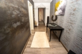 Flur - Wohnen & Arbeiten unter einem Dach – Vielseitiges Wohn- und Geschäftshaus mit großem Gewerbebereich