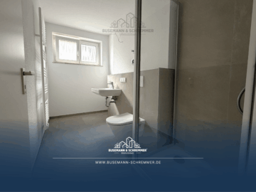 Sanierte 4-Zimmer-Wohnung mit Balkon in Langenhagen, 30855 Langenhagen, Etagenwohnung