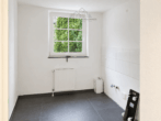 Küche - Modernisierte 4-Zimmer-Wohnung mit großem Balkon und Blick ins Grüne in Herrenhausen