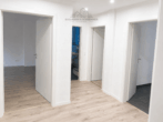Flur - Modernisierte 4-Zimmer-Wohnung mit großem Balkon und Blick ins Grüne in Herrenhausen