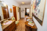 Flur - Modernes Wohnglück in der Calenberger Neustadt: 4 Zimmer, Luxus-Bäder & TG-Stellplatz