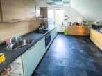 OG Küche - Mischimmobilie mit Zweifamilienhaus und vermieteter Werkstatt-/Lagerhalle auf 3.885 m² in Garbsen