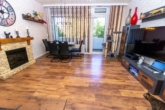Wohnzimmer - Gemütliche 2-Zimmer-Erdgeschosswohnung mit Blick ins Grüne