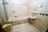 Bad - RESERVIERT 3-Zimmer-Eigentumswohnung mit Loggia und 2 Tiefgaragenstellplätzen in Garbsen-Berenbostel