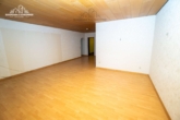 Wohnzimmer - RESERVIERT 3-Zimmer-Eigentumswohnung mit Loggia und 2 Tiefgaragenstellplätzen in Garbsen-Berenbostel