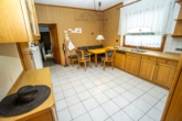 EG Küche - Einfamilienhaus auf Grundstück in Feldrandlage – 1.140 m² mit großem Neubaupotenzial