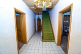 EG Treppenhaus - Einfamilienhaus auf Grundstück in Feldrandlage – 1.140 m² mit großem Neubaupotenzial