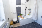 Badezimmer - Vielseitige Schlachterei mit großer Wohnung, modernem Betriebsgelände und Entwicklungspotenzial