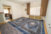Wohnzimmer EG - Wohnhaus mit Gewerberäumen auf großem Grundstück mit viel Platz und Möglichkeiten