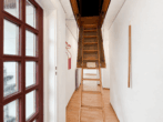 Dachboden - Großzügige 3-Zimmer-Dachgeschosswohnung mit sonniger Dachterrasse & zwei Bädern