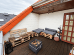 Terrasse - Großzügige 3-Zimmer-Dachgeschosswohnung mit sonniger Dachterrasse & zwei Bädern