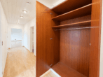Flur - Großzügige 3-Zimmer-Dachgeschosswohnung mit sonniger Dachterrasse & zwei Bädern