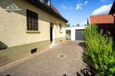 Einfahrt - Großzügiges Einfamilienhaus mit Potenzial in Peine