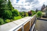 Blick von der Dachterrasse - Reihenendhaus mit viel Platz, Dachterrasse und wunderbarem Garten. Provisionsfrei!