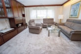 Wohnzimmer - Wohnen mit Ausblick – 3-Zimmer-Wohnung mit Aufzug, Garage & besonderer Privatsphäre in Seelze