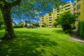 Garten - Wohnen mit Ausblick – 3-Zimmer-Wohnung mit Aufzug, Garage & besonderer Privatsphäre in Seelze