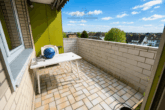 Balkon - Wohnen mit Ausblick – 3-Zimmer-Wohnung mit Aufzug, Garage & besonderer Privatsphäre in Seelze