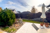 Terrasse - Wohnen mit Charakter – Individuell geschnittenes Reihenendhaus mit Kamin, Garten & Garage