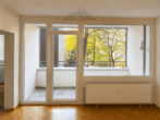 Wohnzimmer - Vermietete 2-Zimmer-Wohnung mit Tiefgarage und Wasserblick