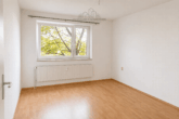 Schlafzimmer - Vermietete 2-Zimmer-Wohnung mit Tiefgarage und Wasserblick