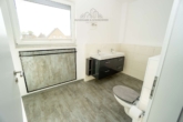 Badezimmer - Exklusive Penthouse Wohnung mit riesiger Dachterrasse, 2 TG-Stellplätzen & moderner Energietechnik