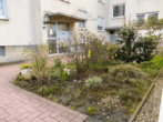 Vorgarten - Sanierte 2-Zimmer-Wohnung mit Balkon und Stellplatz in Berenbostel