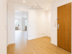 Flur - Sanierte 2-Zimmer-Wohnung mit Balkon und Stellplatz in Berenbostel