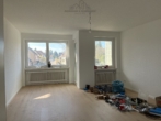 Wohnzimmer - Sanierte 2-Zimmer-Wohnung mit Balkon und Stellplatz in Berenbostel