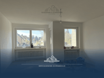 Sanierte 2-Zimmer-Wohnung mit Balkon und Stellplatz in Berenbostel, 30827 Garbsen, Etagenwohnung