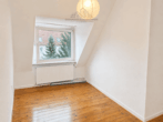 Wohnzimmer - Gemütliche Stadtwohnung mit Holzdielen und Badewanne im beliebten Pelikanviertel