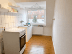 Küche - Gemütliche Stadtwohnung mit Holzdielen und Badewanne im beliebten Pelikanviertel