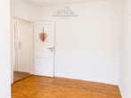 Wohnzimmer - Gemütliche Stadtwohnung mit Holzdielen und Badewanne im beliebten Pelikanviertel